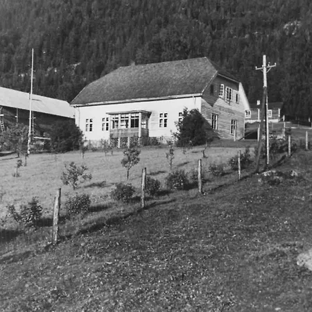 Отель Smedsgarden Несбиен